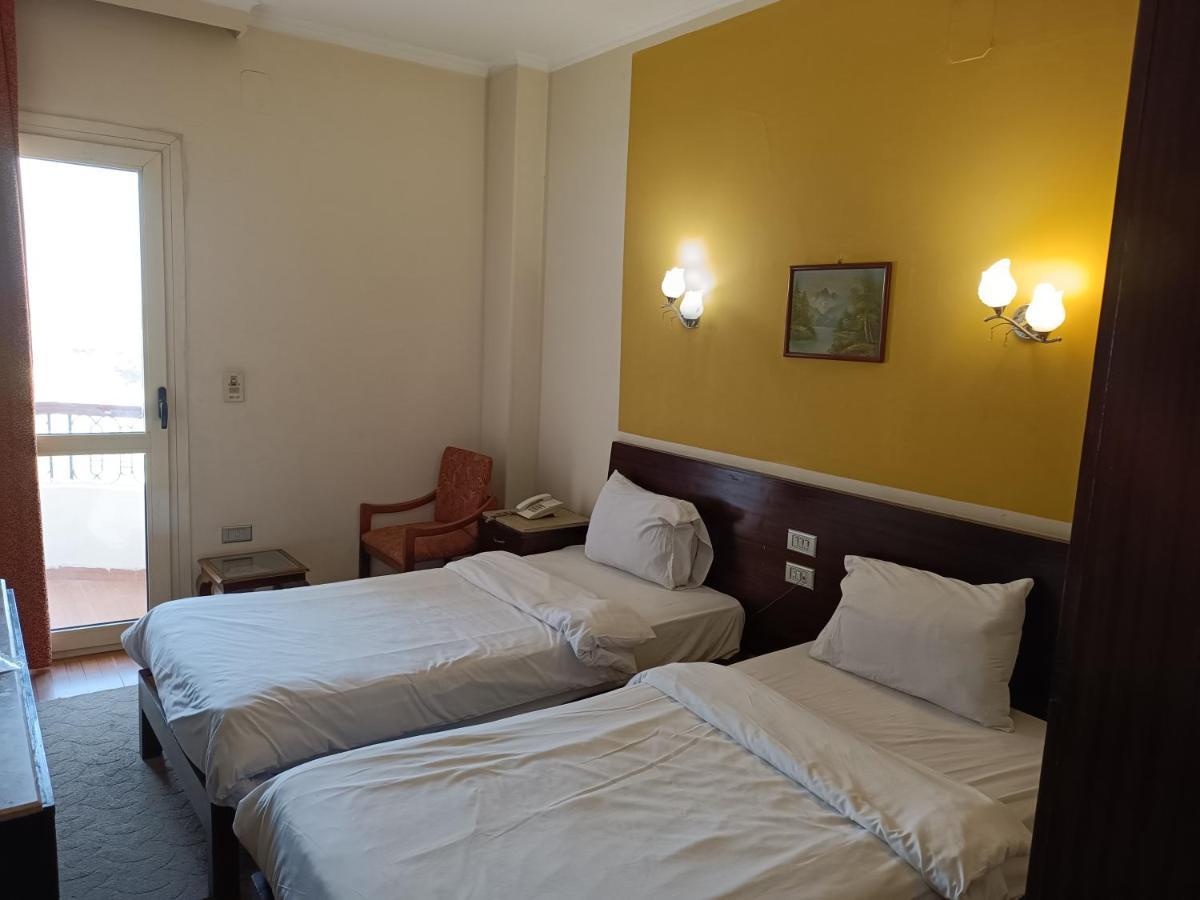Susanna Hotel Luxor Room photo